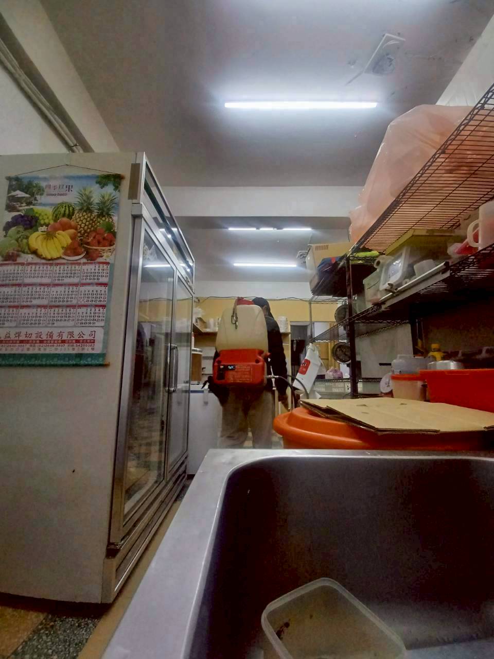餐廳老鼠